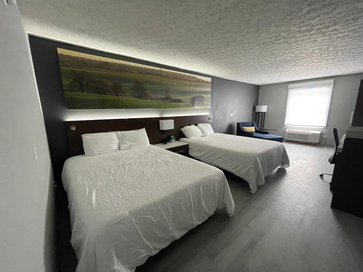 Luxor Inn & Suites, A Travelodge By Wyndham Elkins Extérieur photo