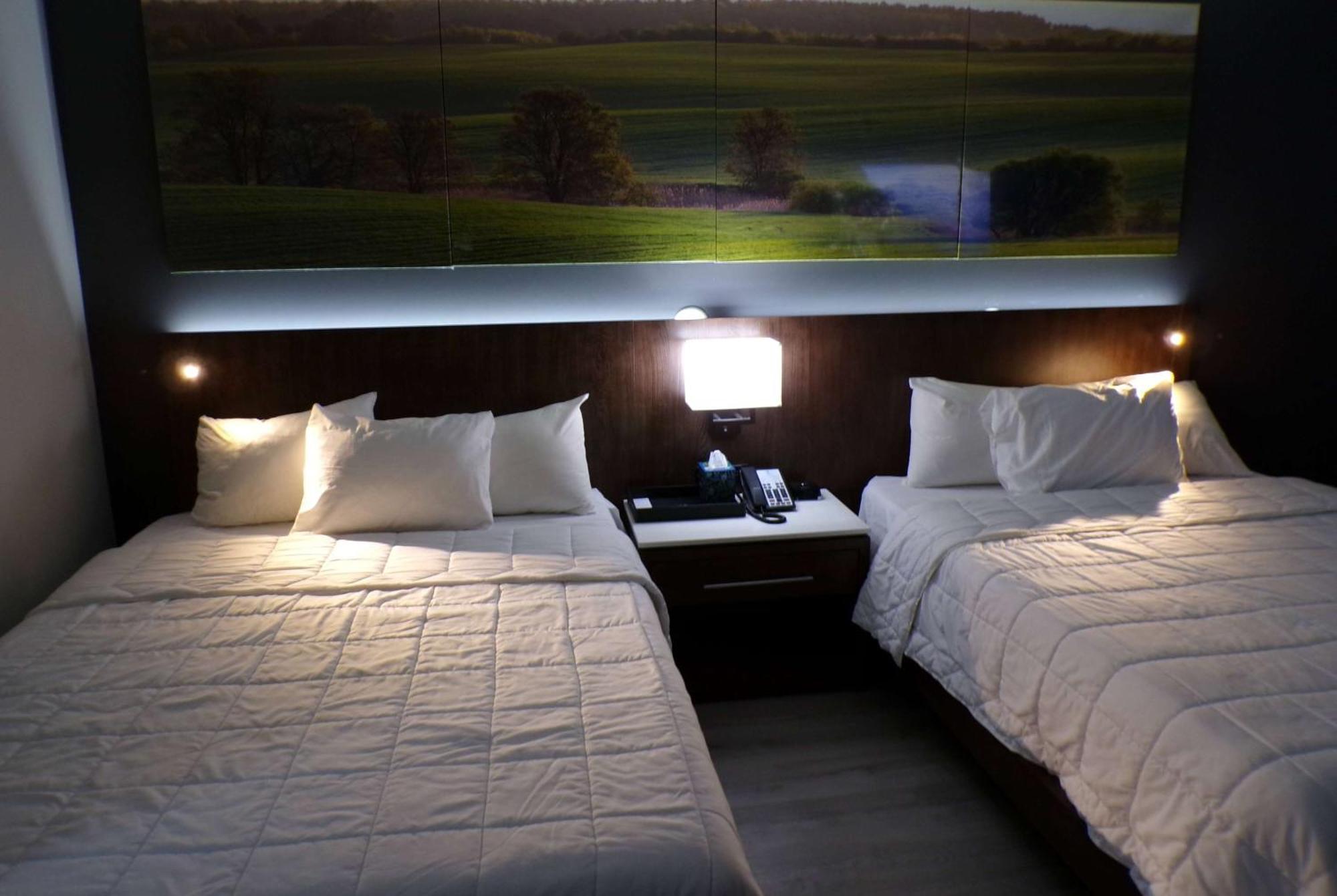 Luxor Inn & Suites, A Travelodge By Wyndham Elkins Extérieur photo