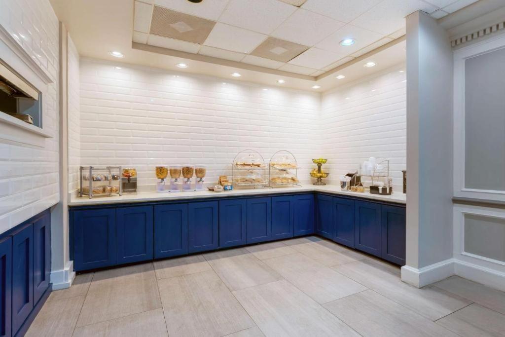 Luxor Inn & Suites, A Travelodge By Wyndham Elkins Extérieur photo