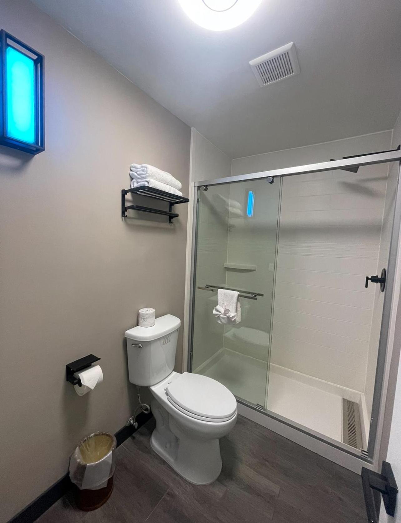 Luxor Inn & Suites, A Travelodge By Wyndham Elkins Extérieur photo
