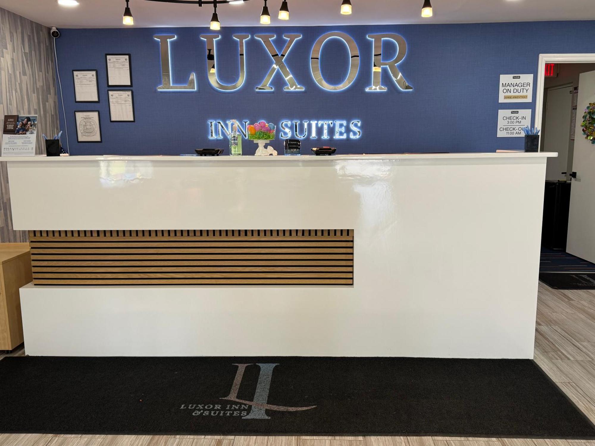 Luxor Inn & Suites, A Travelodge By Wyndham Elkins Extérieur photo